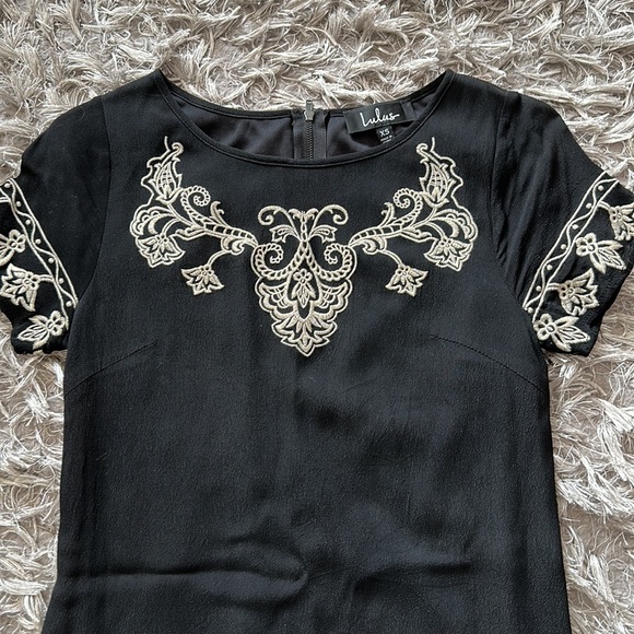 Lulu’s zip up dress - Picture 2 of 3